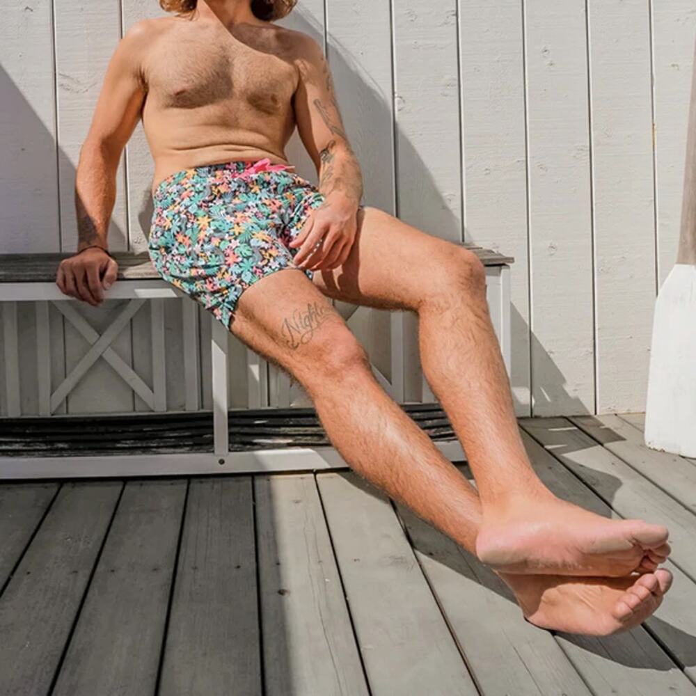 NWT Chubbies Classic 4" Swim Trunk Short Floral Bloomerangs Size Medium